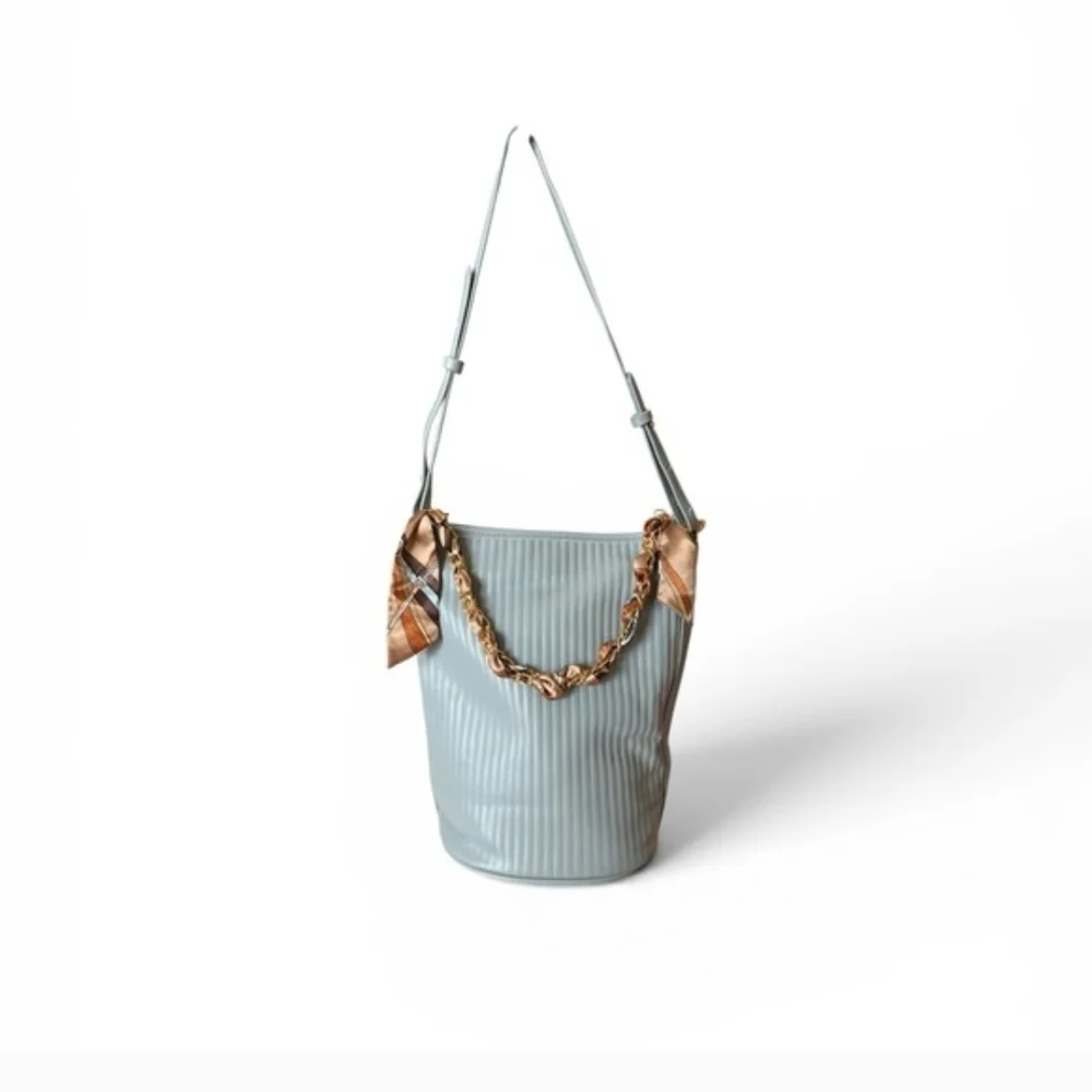 Chic Light Blue Bucket Tote with Chain Accent - Picture 5 of 8
